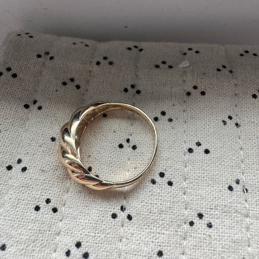 Mejuri 14k Solid Yellow Gold Thin Croissant Dome Ring Size 6 - Picture 9 of 9